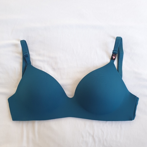 3 for $120 Victoria's Secret t-shirt bra, 32DD - Picture 1 of 4